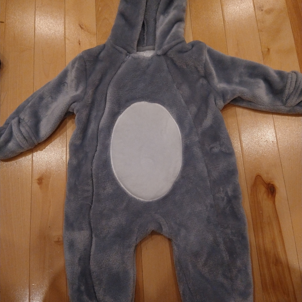 2/30$ 6-12 m big thick Footie sleeper koala baby super soft and cuddly
